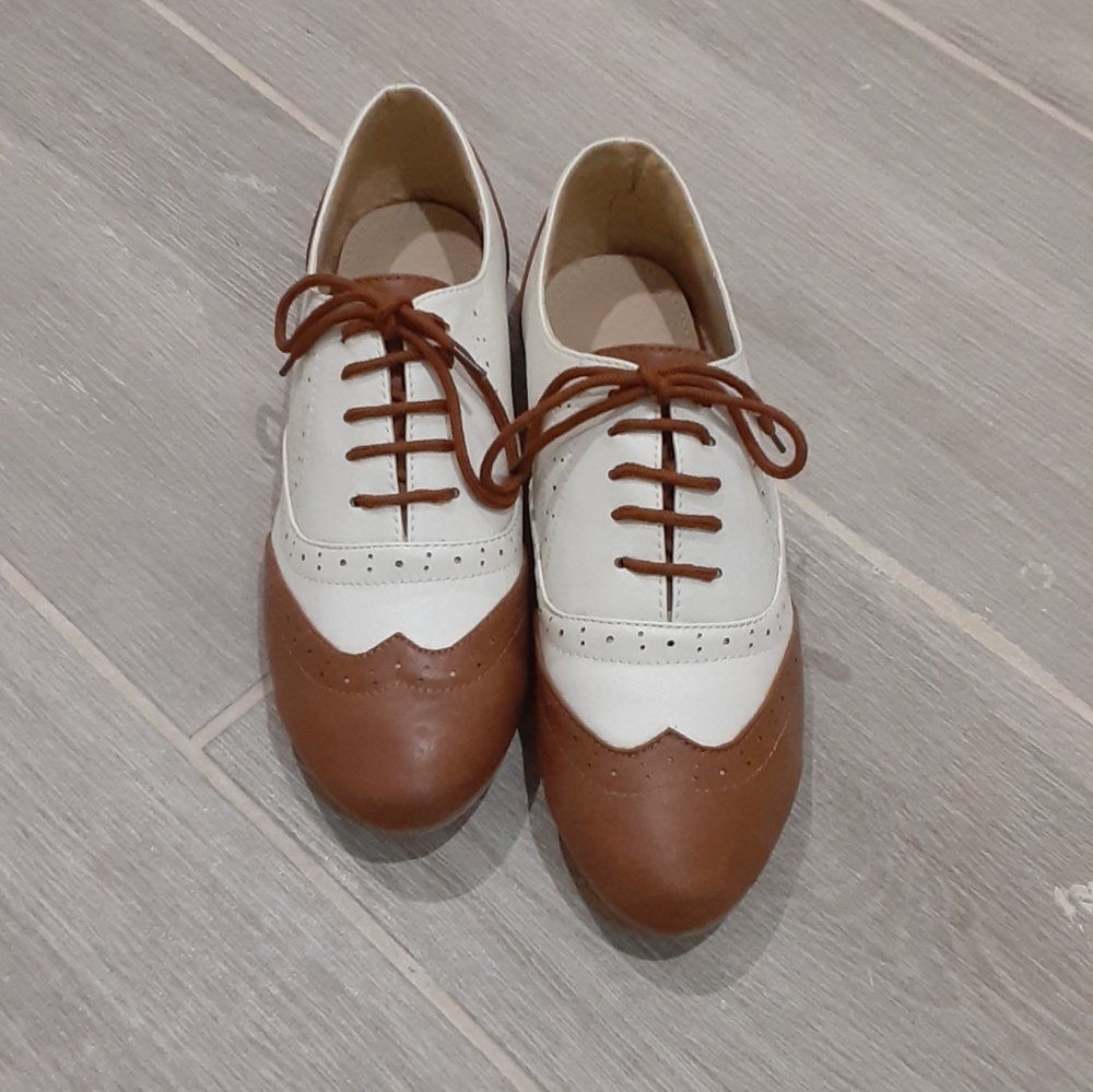 Classic Feminine Oxford Dress Shoes